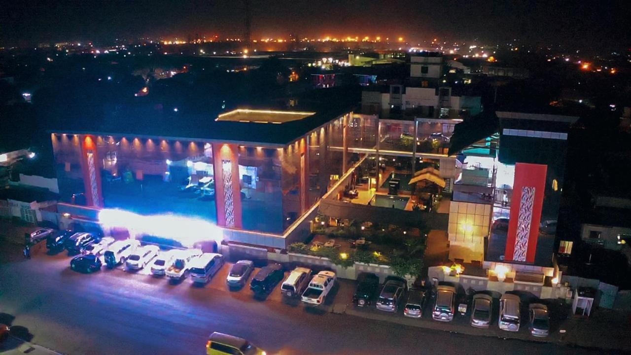 Hotel Лубумбаши Экстерьер фото