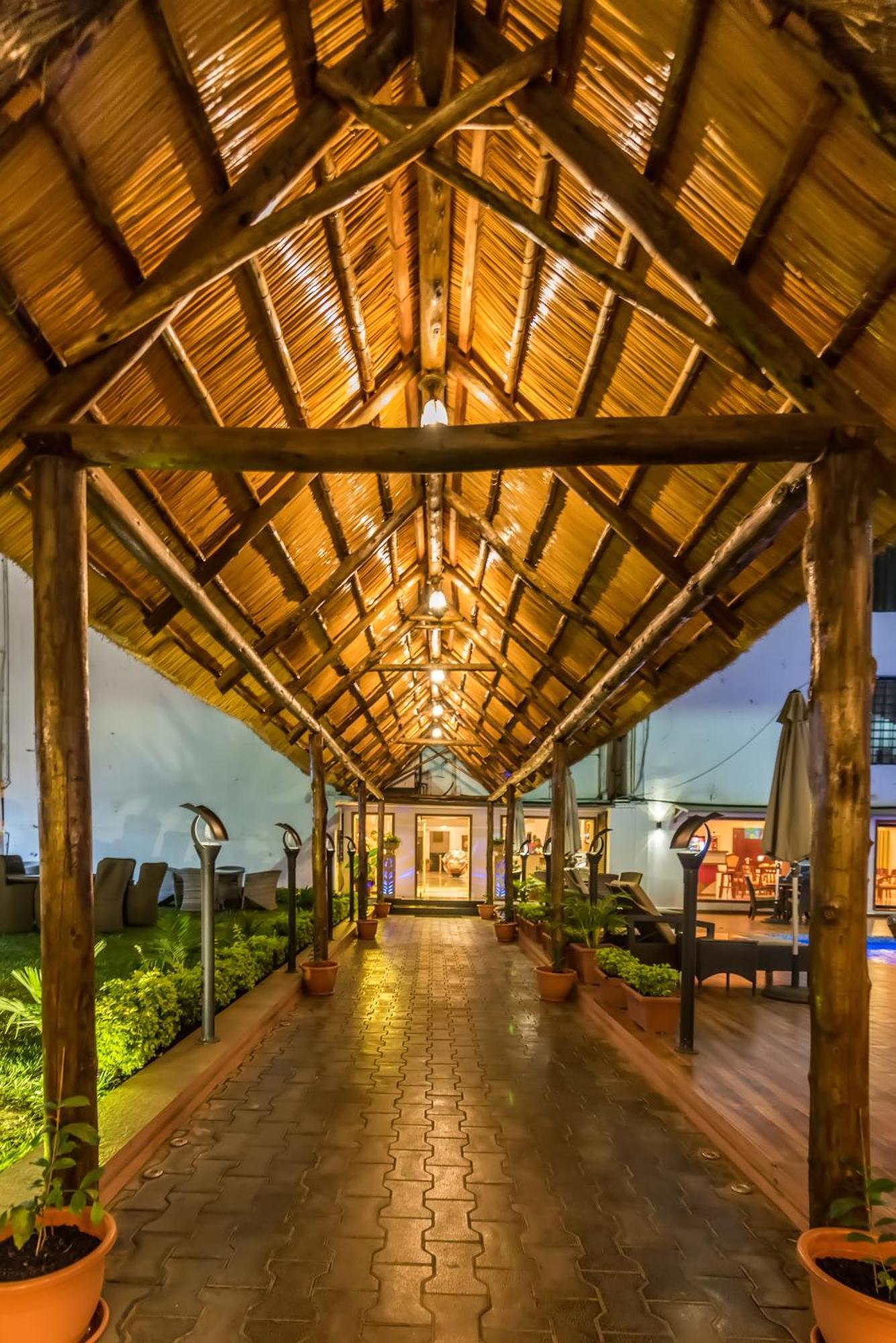 Hotel Лубумбаши Экстерьер фото