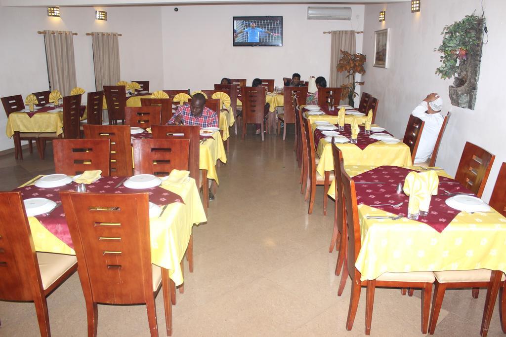 Hotel Лубумбаши Экстерьер фото