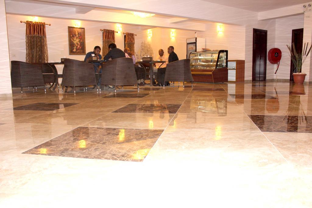 Hotel Лубумбаши Экстерьер фото