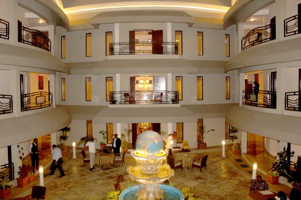 Hotel Лубумбаши Экстерьер фото