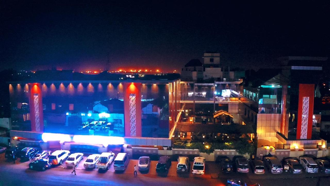 Hotel Лубумбаши Экстерьер фото