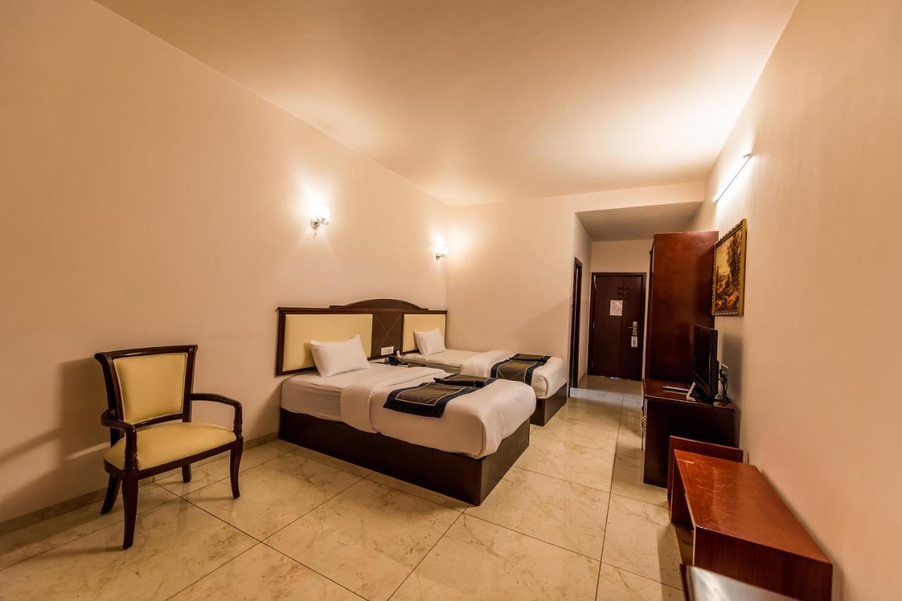 Hotel Лубумбаши Экстерьер фото