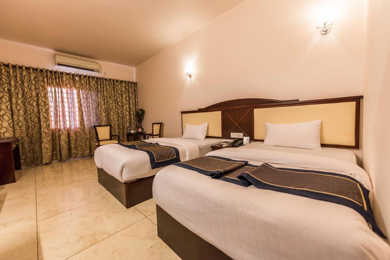 Hotel Лубумбаши Экстерьер фото