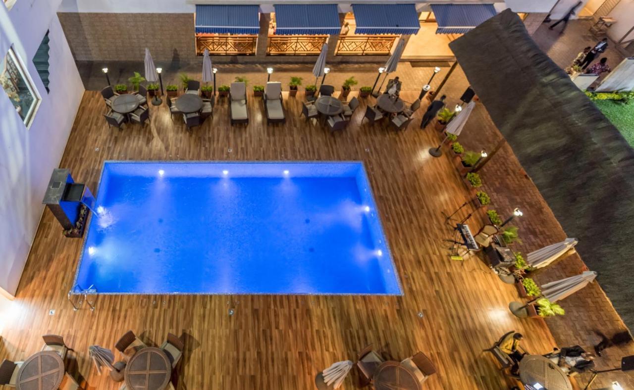 Hotel Лубумбаши Экстерьер фото
